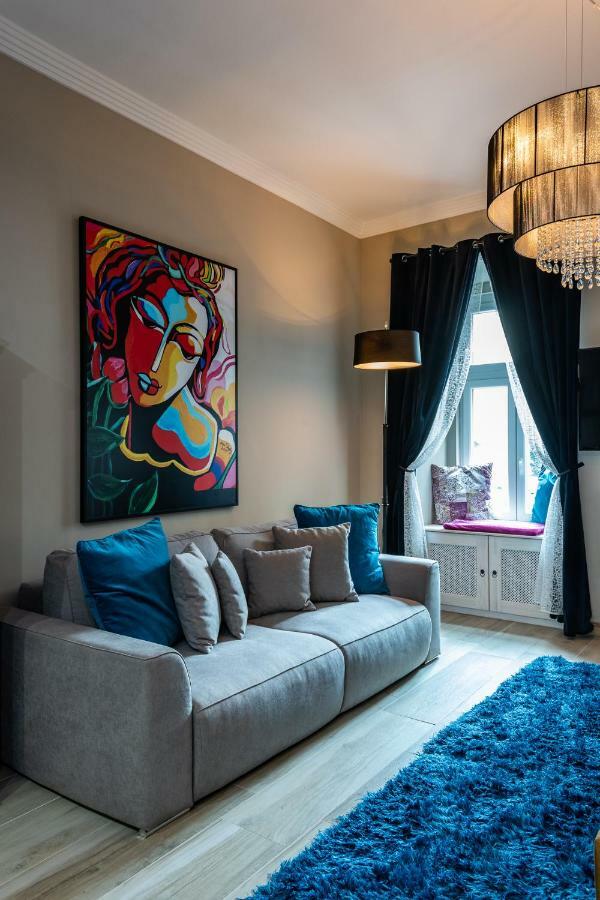 Center Of The Center, The Grand Deluxe Apartment Budapest Ngoại thất bức ảnh